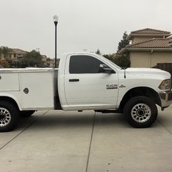 2018 Ram 3500 4x4 - service truck 
