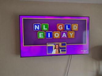 55" samsung tv with soundbar and subwoofee