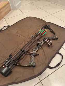 Parker Buck-Hunter XP Compound Bow w/ Camo Case – Needs Restring/Tune
