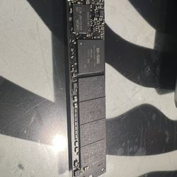 Apple Samsung MacBook 265gb MZ-EPC256