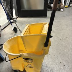 Rubbermaid Buckets/Wringers