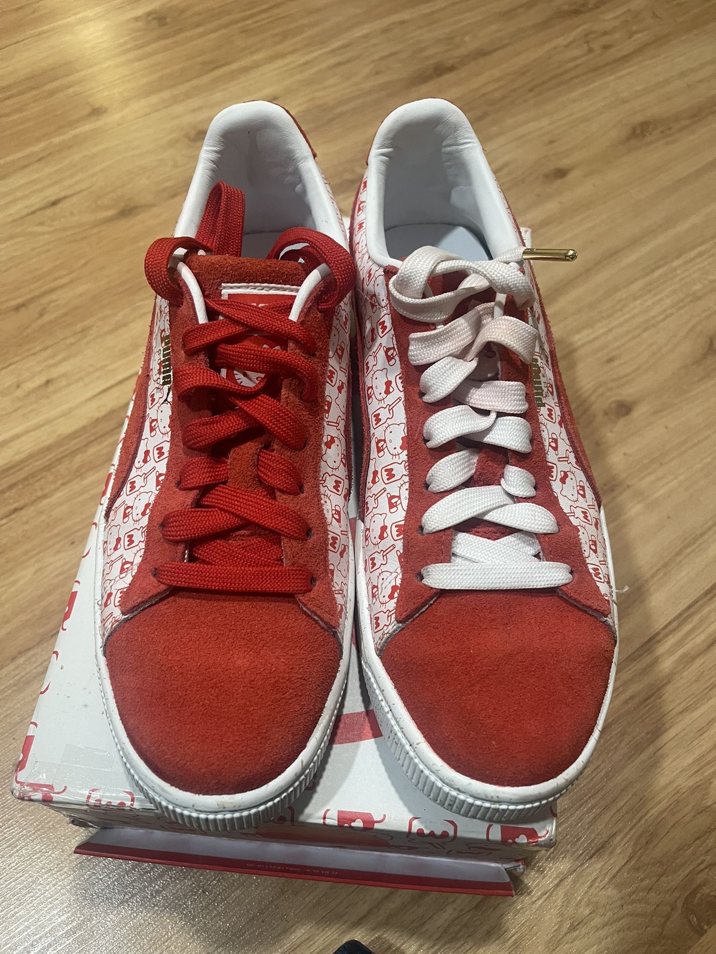 Hello Kitty Pumas 8.5