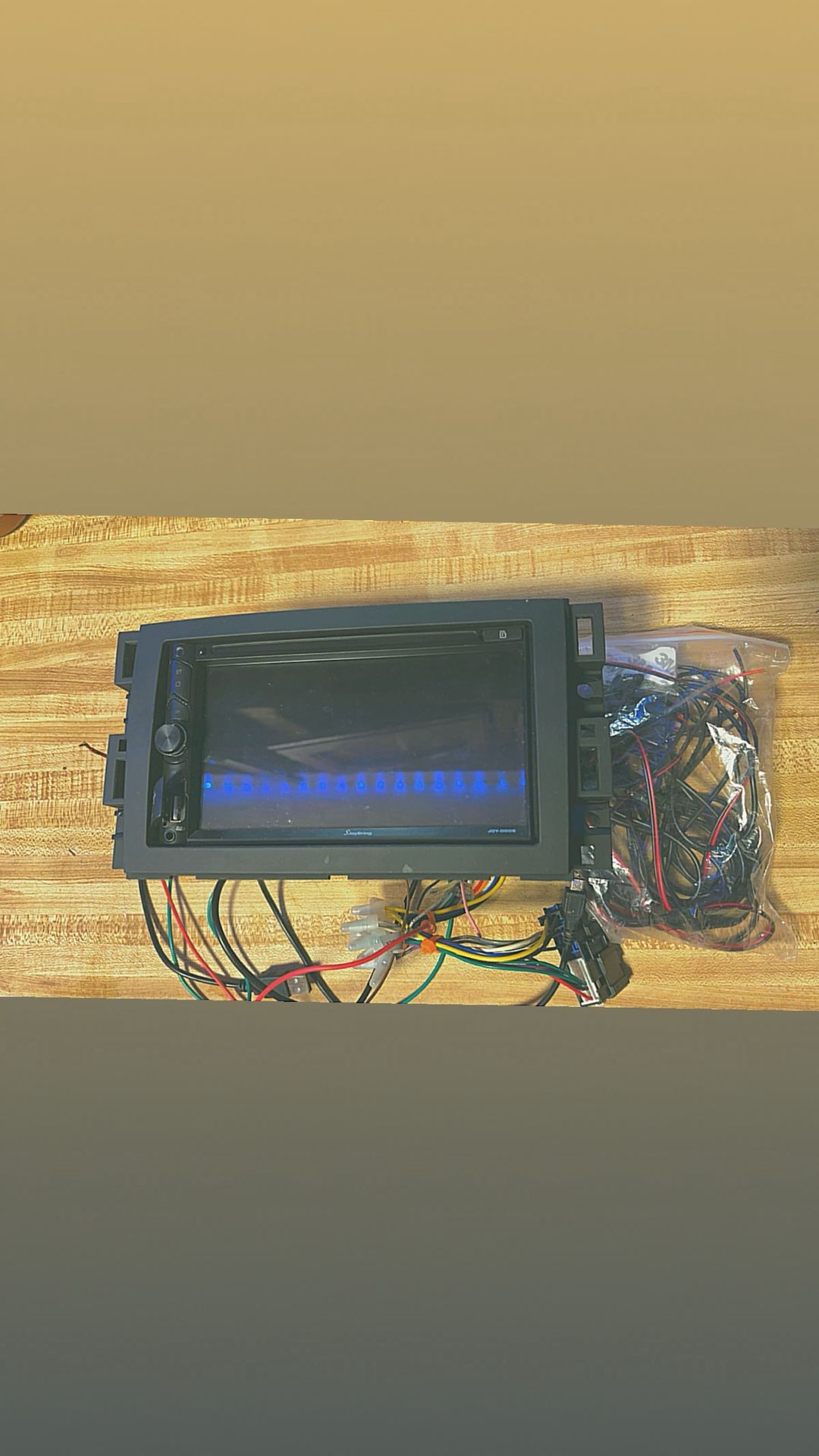 Touchscreen radio w/ carplay & backup camera