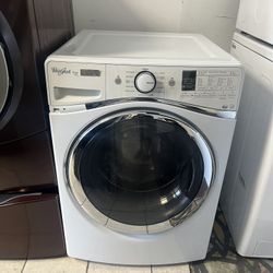 Washer And Dryer Whirlpool 27”