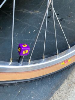 Dyno bmx air valve caps