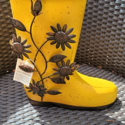 Metal Boot Planter For Garden