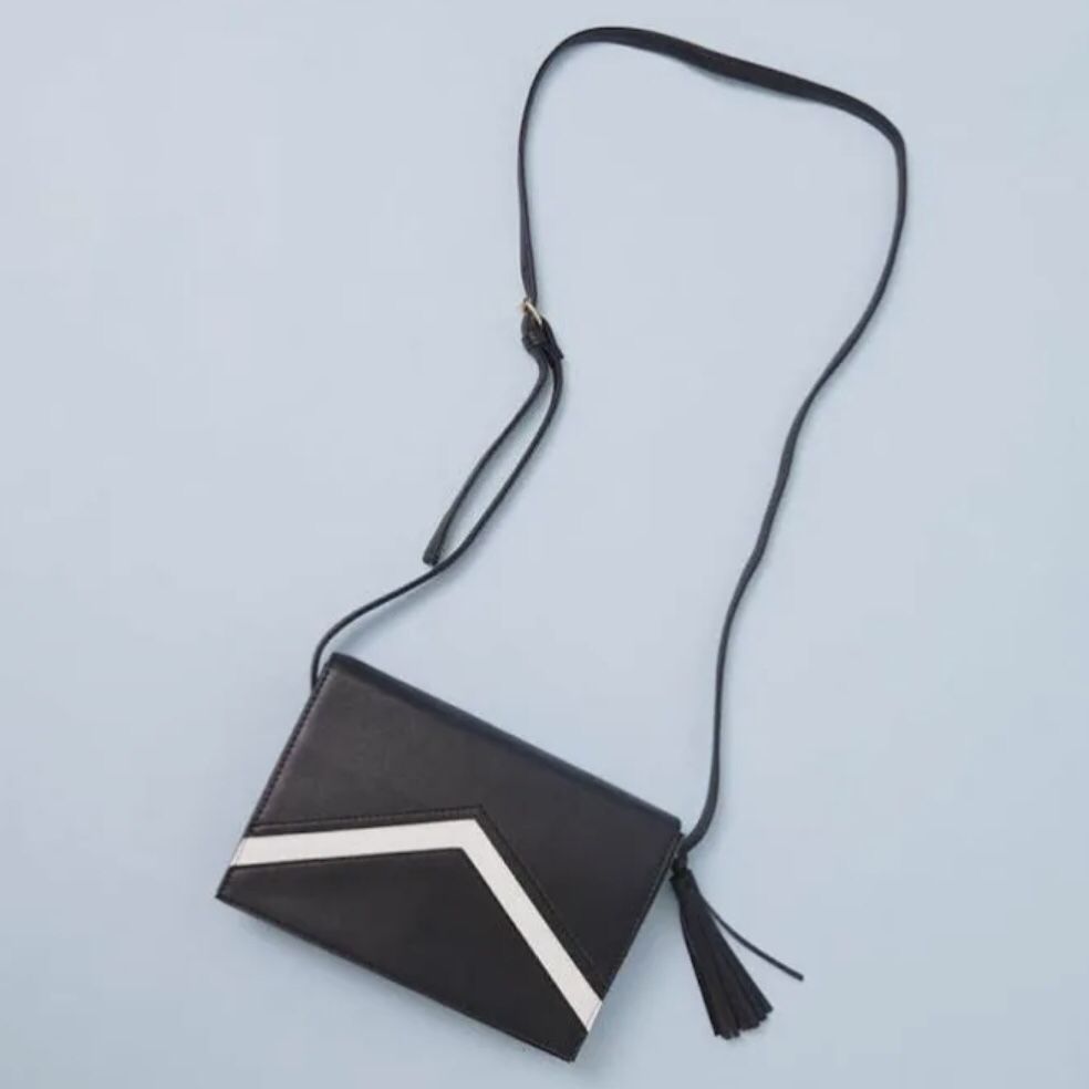 New Black & White Crossbody Purse