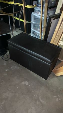 Leather storage box/ottoman
