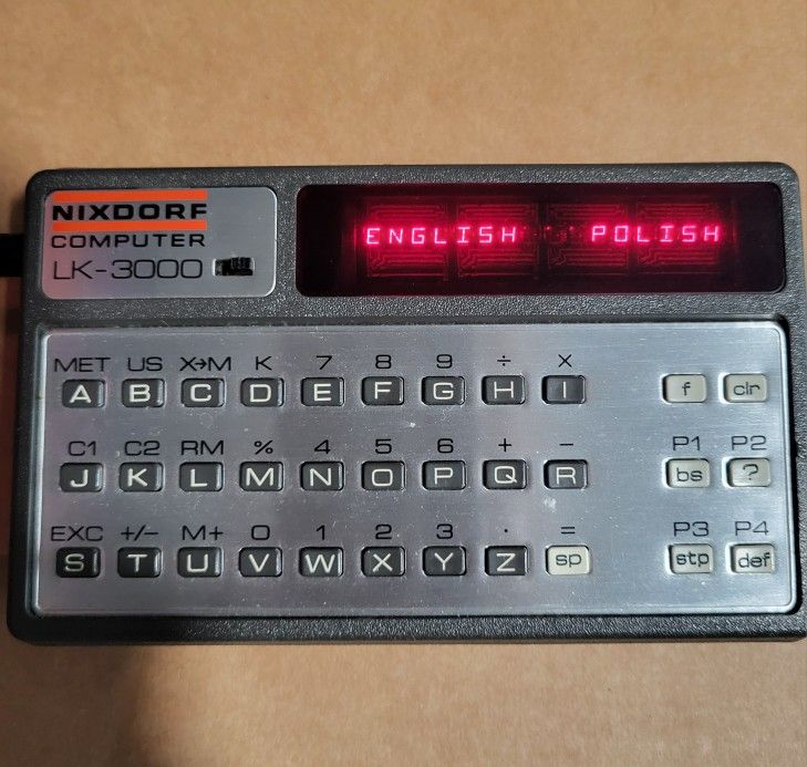 VINTAGE NIXDORF COMPUTER LK-3000 English-Polish https://offerup.com/redirect/?o=VHJhbnNsYXRvci5Obw== Charger.