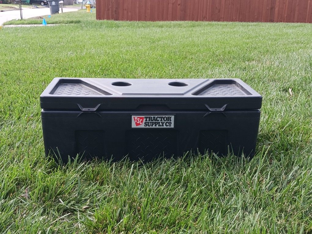 Tractor Supply Tool Box 35"x14"x14"