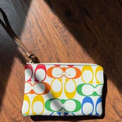 Coach Rainbow Wristlet 2021 New