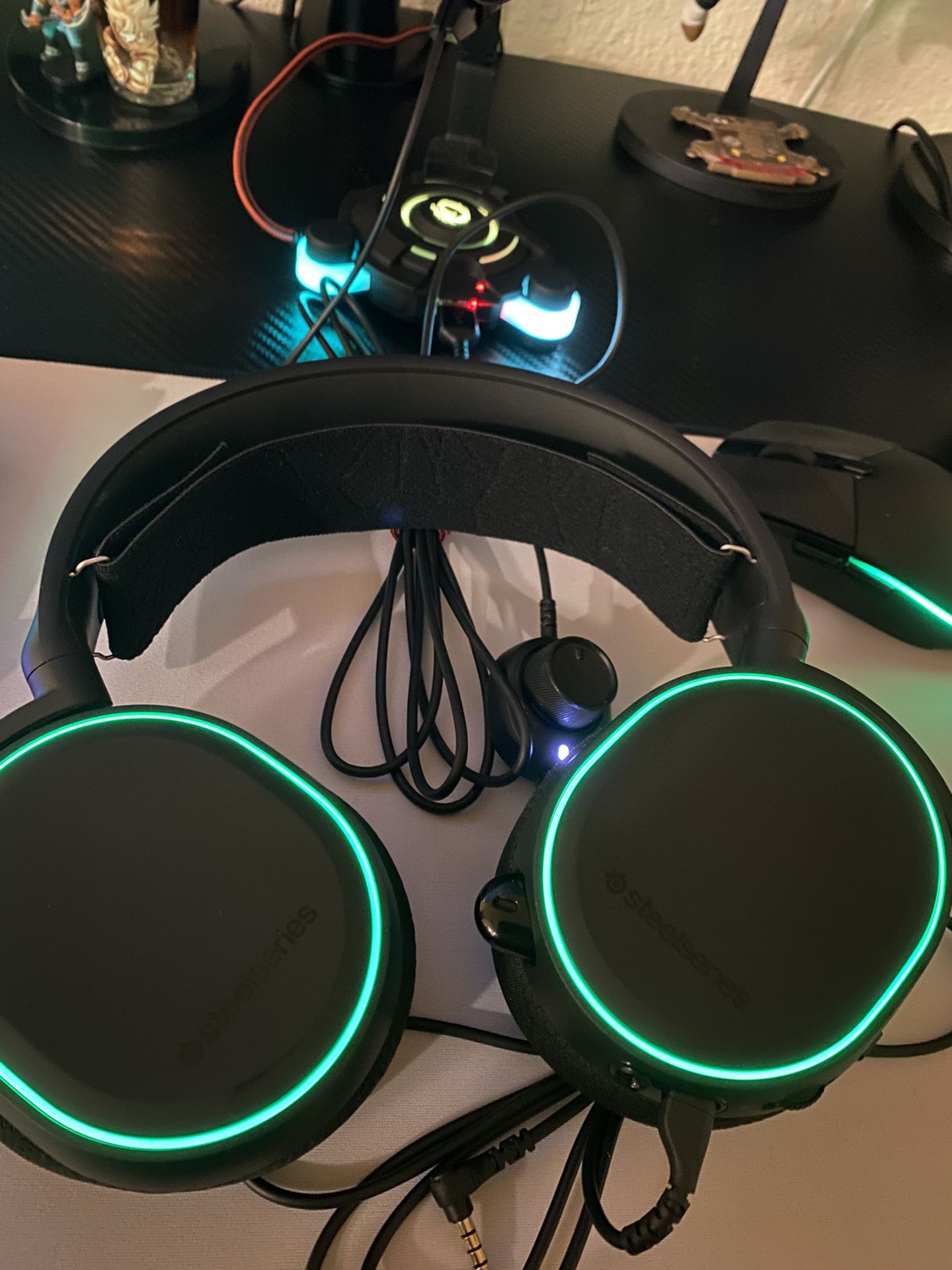 Steel Series Arctis 5 (RGB) Gaming Headset