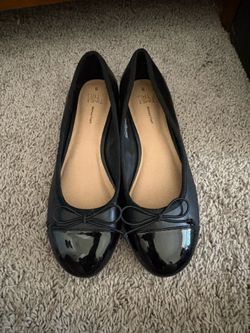 Black ballet flats