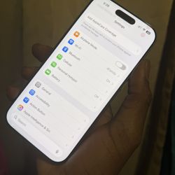 Brand New iPhone 17 Sage 256 GB Unlocked 