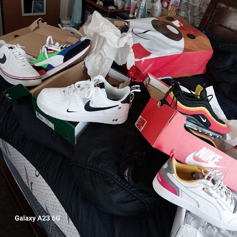 Multiple Shoes