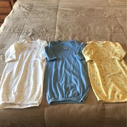 Carter’s Layettes  Size (0-3 months)