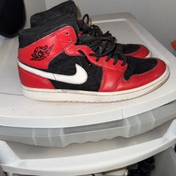 Nike - Air Force Jordans! Red Black 