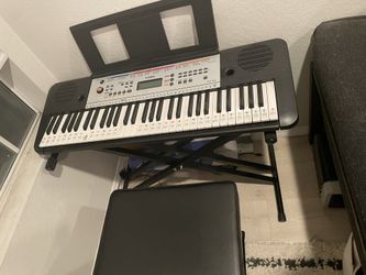 Yamaha Keyboard With stand And Chair. Excellent Condition!