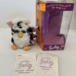 1999 Tiger Electronics Furby Snow Leopard w/ tag White Black Brown Not Working