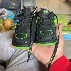 Green Strike Dunk Off White Size 7C