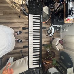 Alesis Midi Keyboard 49 Key With Stand