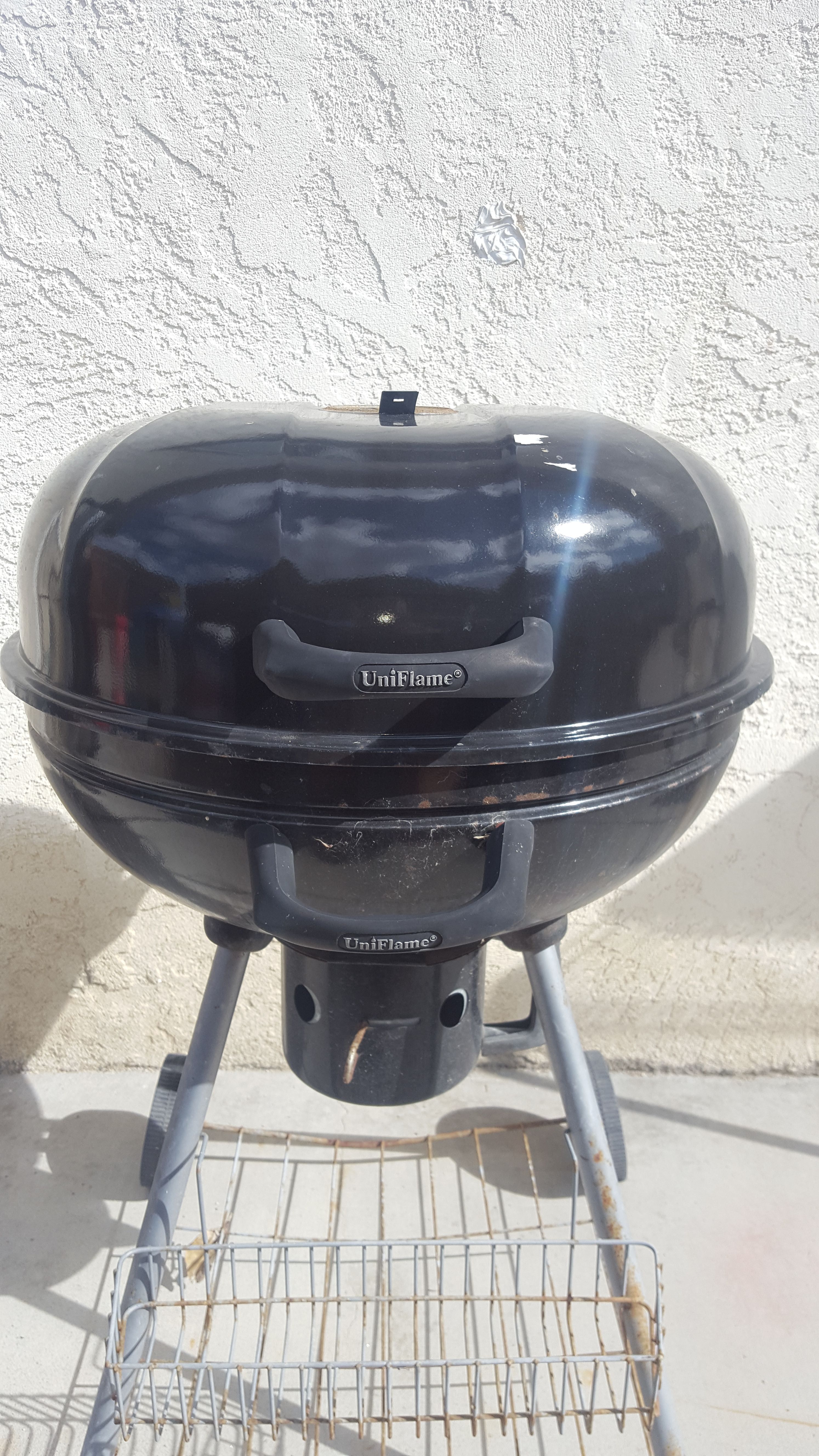 Uniflame charcoal grill