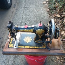 Jones Antique Sewing Machine Family CS With A Case