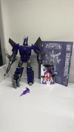 Transformers Generations Selects Legacy Voyager Cyclonus and Nightstick