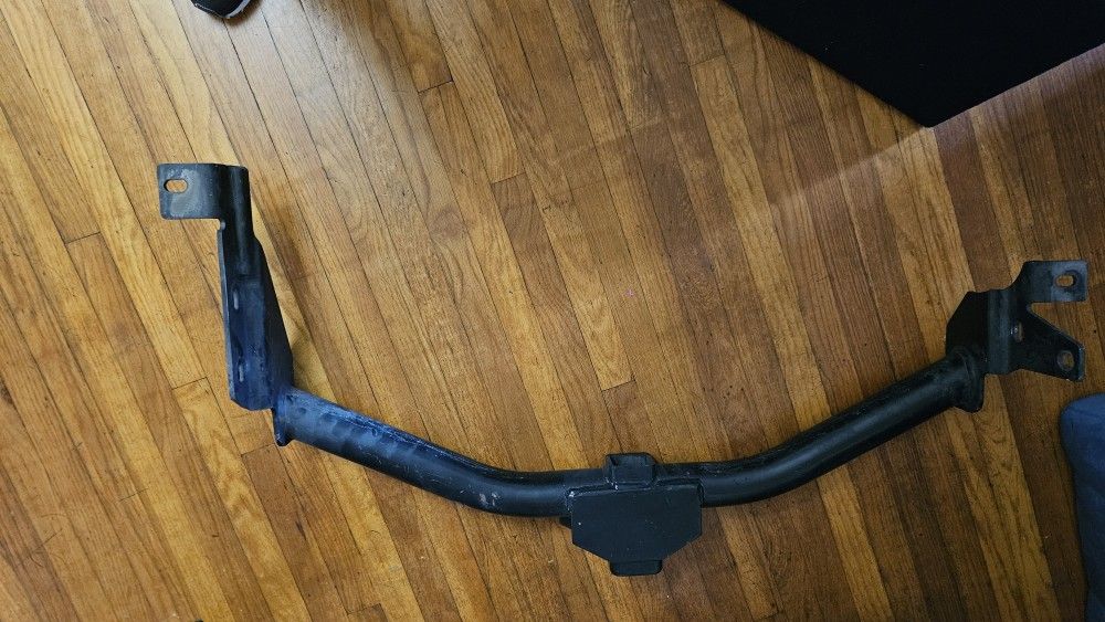 Tow hitch for a Izuzu 1(contact info removed)