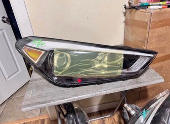 2016 to 2018 HYUNDAI TUCSON HEADLIGHT RH