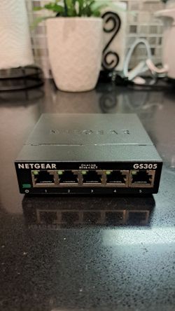 Netgear GS305 5-port Gigabit Ethernet switch