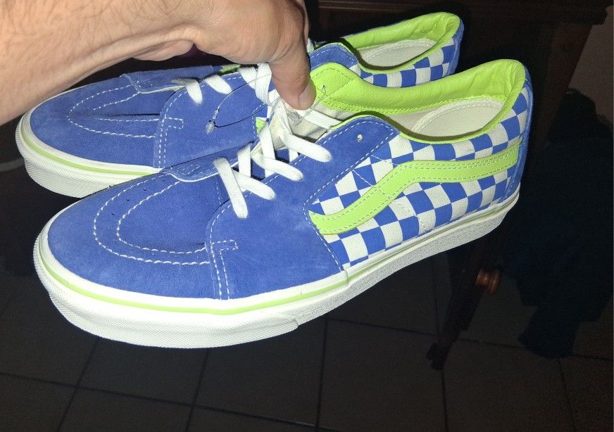 vans size 10.5 shoes 40 dollar each