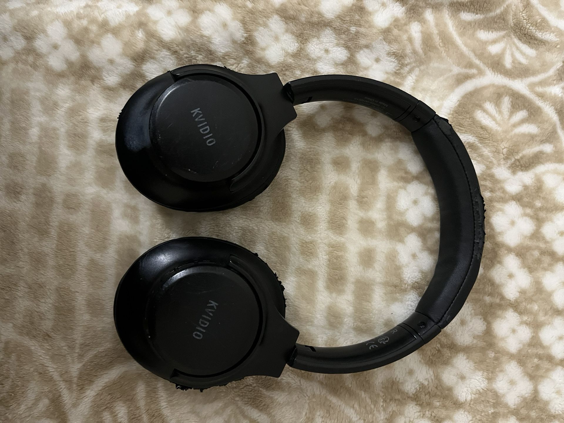 KVIDEO over the ear headphones