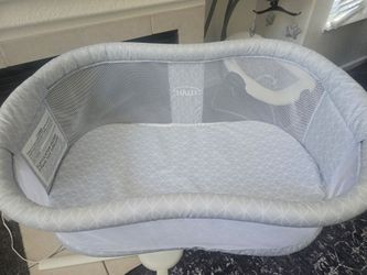 Halo Bassinet LIKE NEW