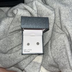 Real 1/10th Carat Diamond Earring 