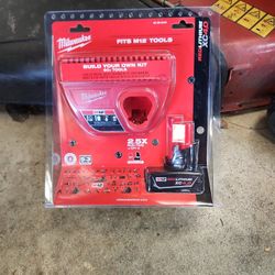 Milwaukee XC4.0 battery kit with charger
