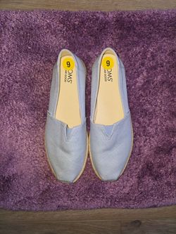 Toms size 9