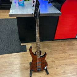Peavey Millennium Bass Guitar 211723