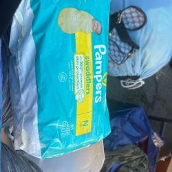 Pampers Swaddles N. 31 Count