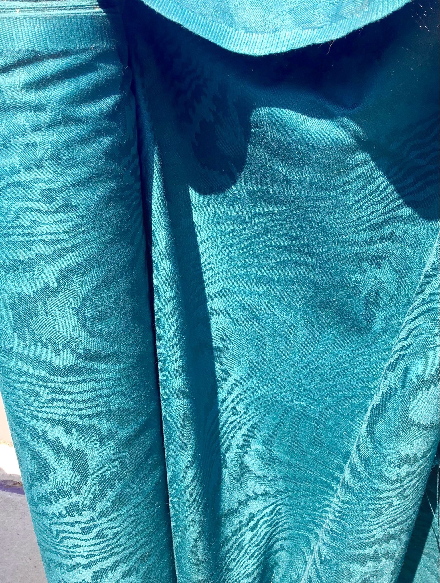 GORGEOUS FABRIC, High-Quality And Heavy Duty
