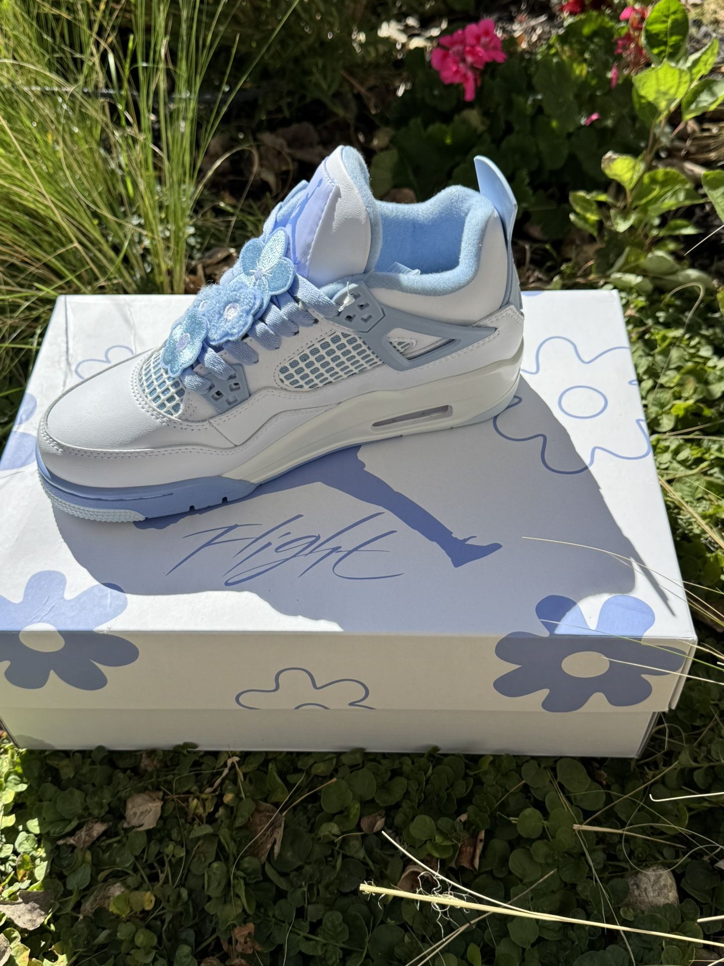 Womens Jordan 4 “Forget Me Not”