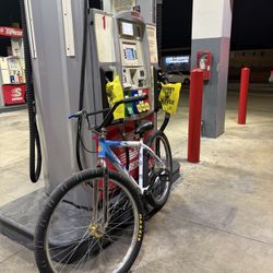 Throne Bloc Boy (Frame Trades)