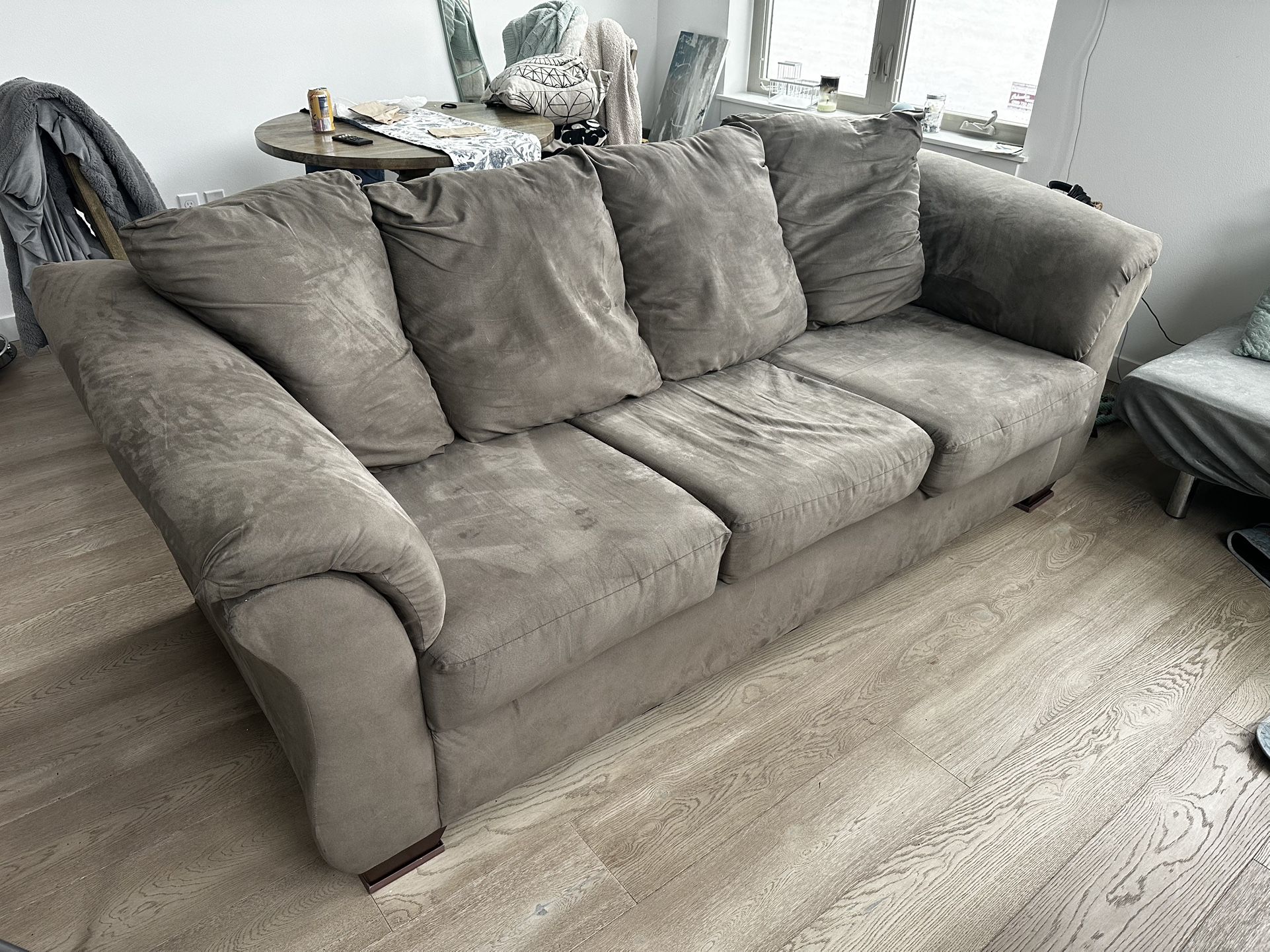 Couch, 3-seat, gray