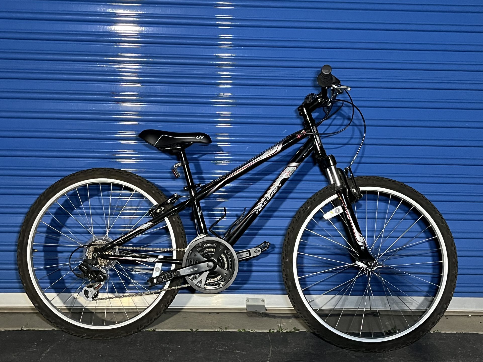 Raleigh Talus 2.0 Mountain Bike 26’ ONLY $100