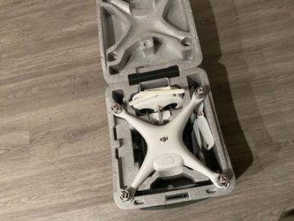 DJI Phantom 4 Drone