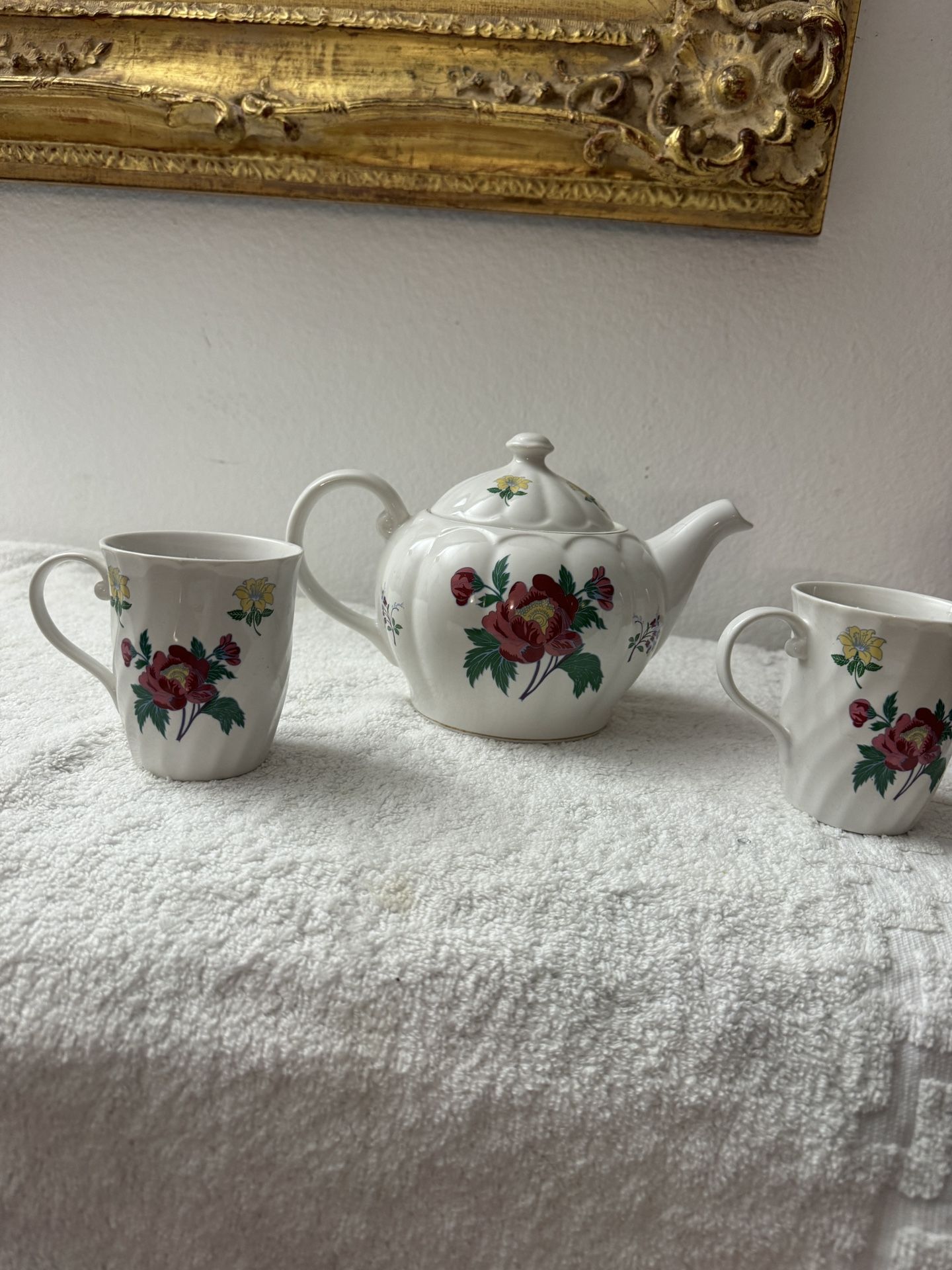 Laura Ashley Flower Tea Pot And Two Cups