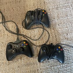 3 Wired Xbox Controllers