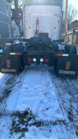 Kenworth t660 white year 2012