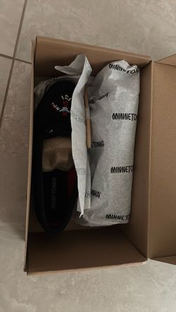 MINNETONKA mocassins size 7