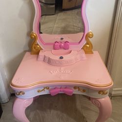 Princess Vanity No has Stool